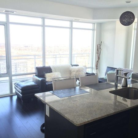 Square One Fully Furnished Suite Mississauga Exterior foto