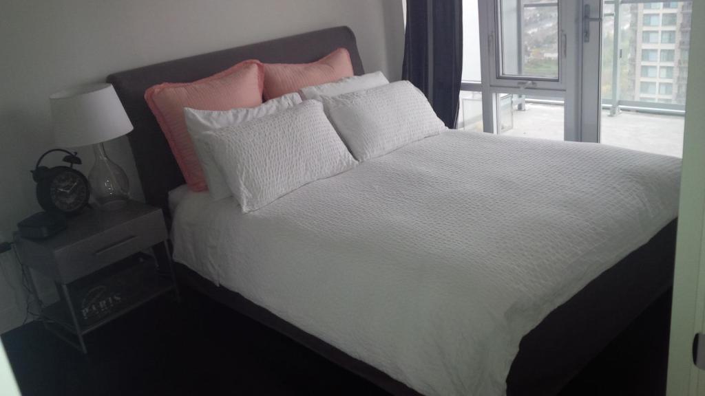Square One Fully Furnished Suite Mississauga Zimmer foto